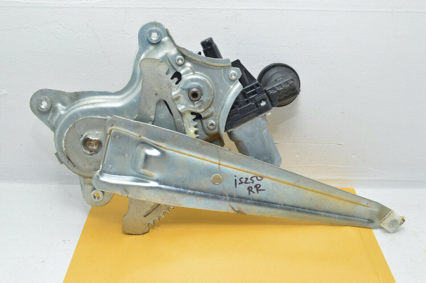 06-08 Lexus Is250 Rear Right Door Window Regulator w/Motor 85720-58010 Oem