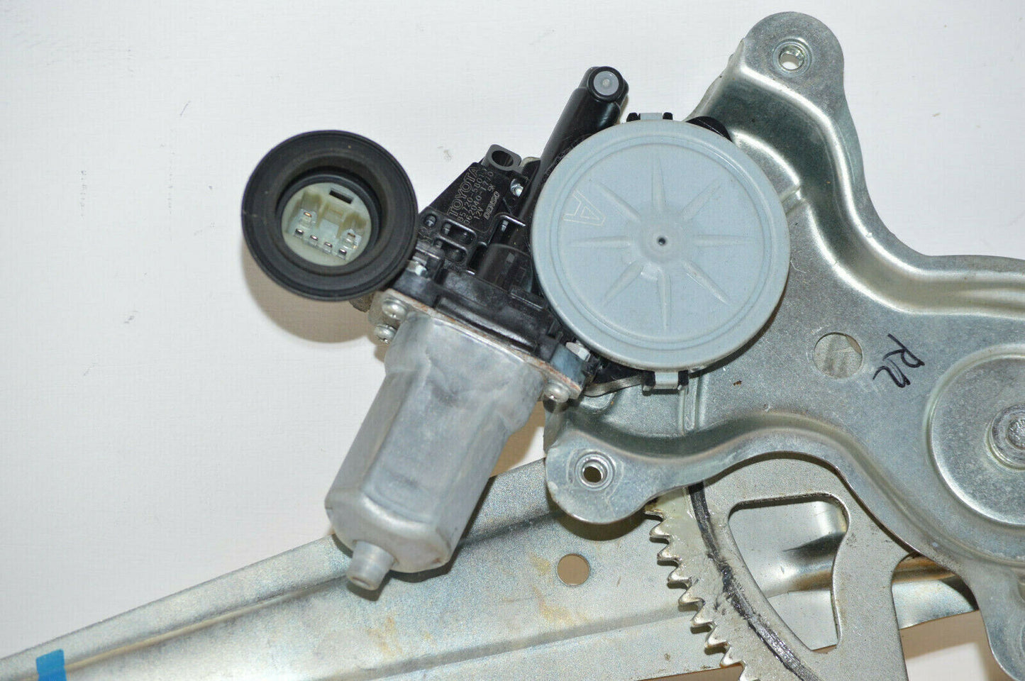 06-08 Lexus Is250 Rear Right Window Motor w/Regulator 85720-58010 Oem Used