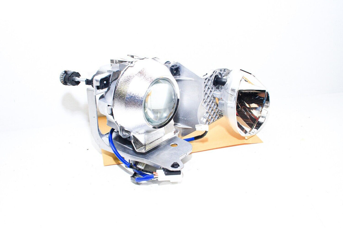 06-09 Lexus Is250 Is350 Right Headlight Bulb Lens HID For 81145-53543 Oem Used