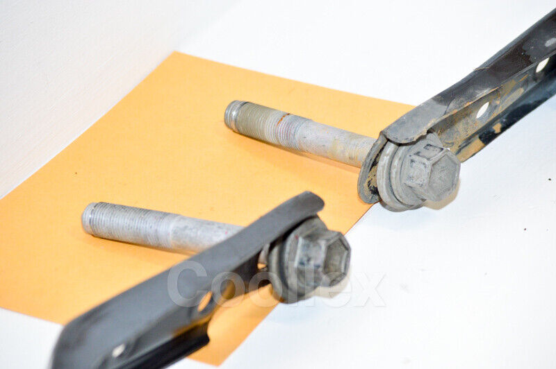 06-13 Lexus Is250 Is350 Rwd Front Subrame Mounts w/Bolts 57306-30010, 57305-30010 Oem Used