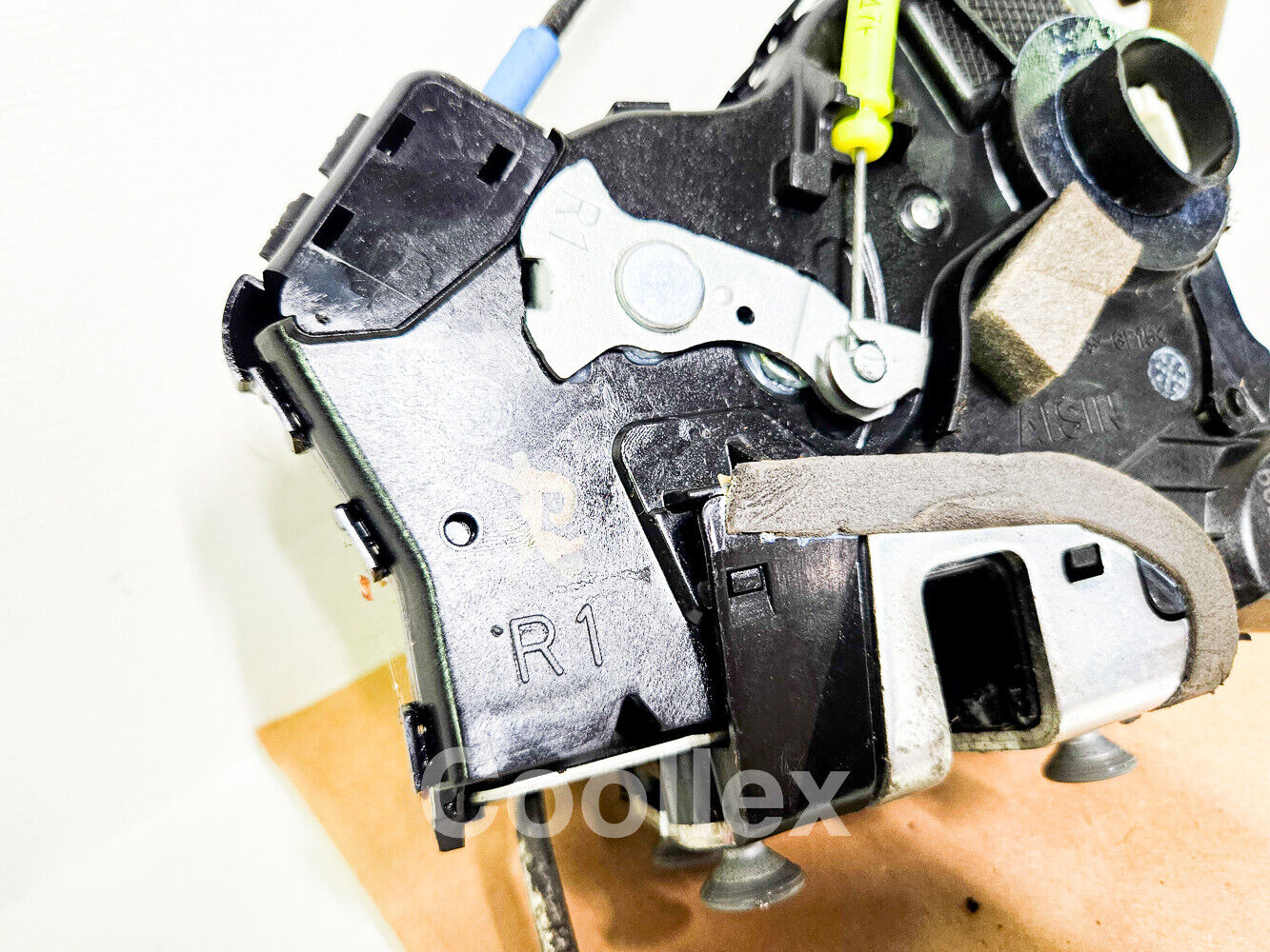 06-13 Lexus Is250 Front Right Door Latch 69030-53100 Oem Used