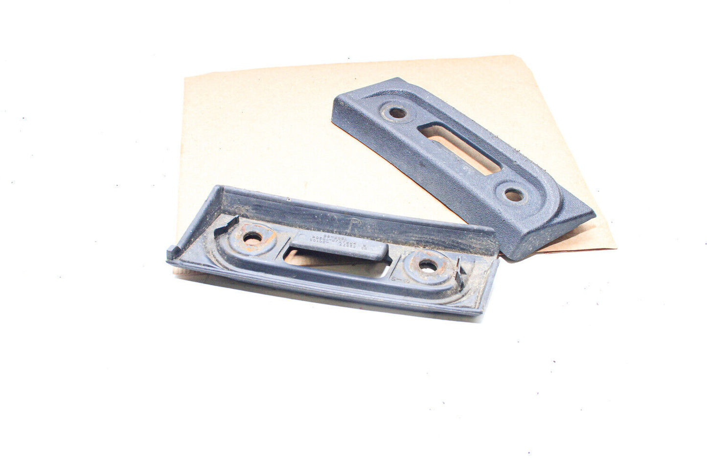 06-13 Lexus Is250 Is350 Rear Bumper Retainer Pair 52577-30100 52578-30100 Oem Used