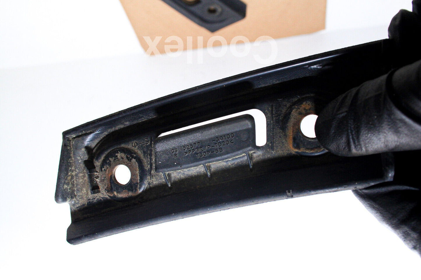 06-13 Lexus Is250 Is350 Rear Bumper Retainer Pair 52577-30100 52578-30100 Oem Used