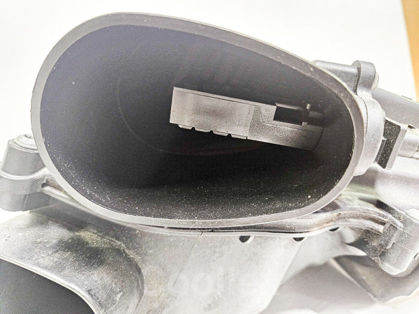 11-13 Bmw 550i F10 Right Air Cleaner Assembly 4.4 13-71-7-577-466 Oem