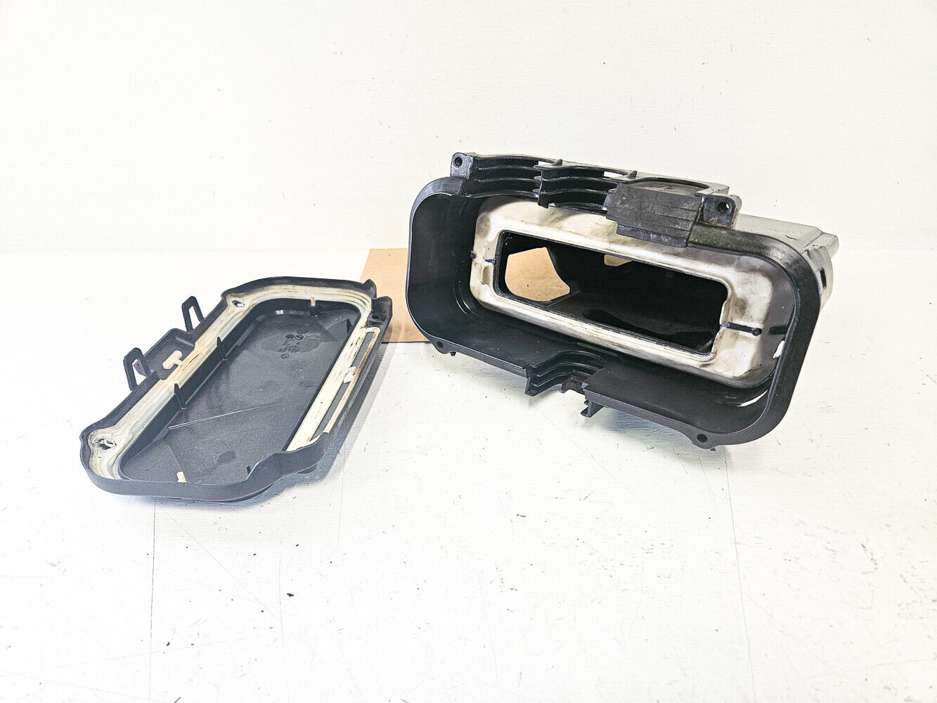 11-15 Bmw 550i F10 ECM Box w/Cover 12-90-7-555-176 Oem