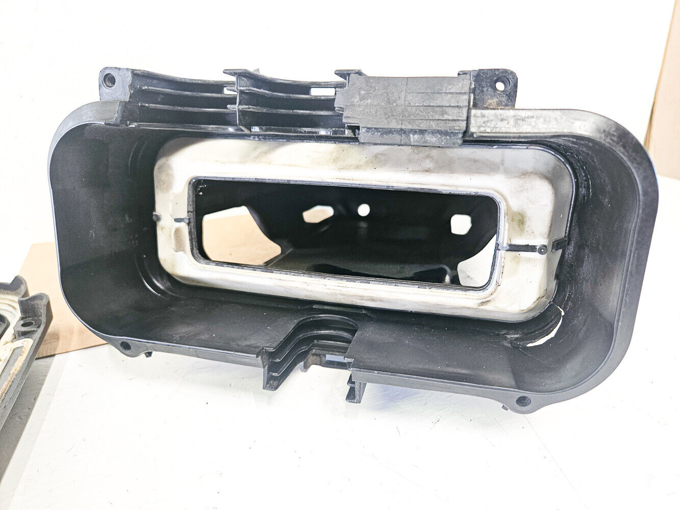 11-15 Bmw 550i F10 ECM Box w/Cover 12-90-7-555-176 Oem