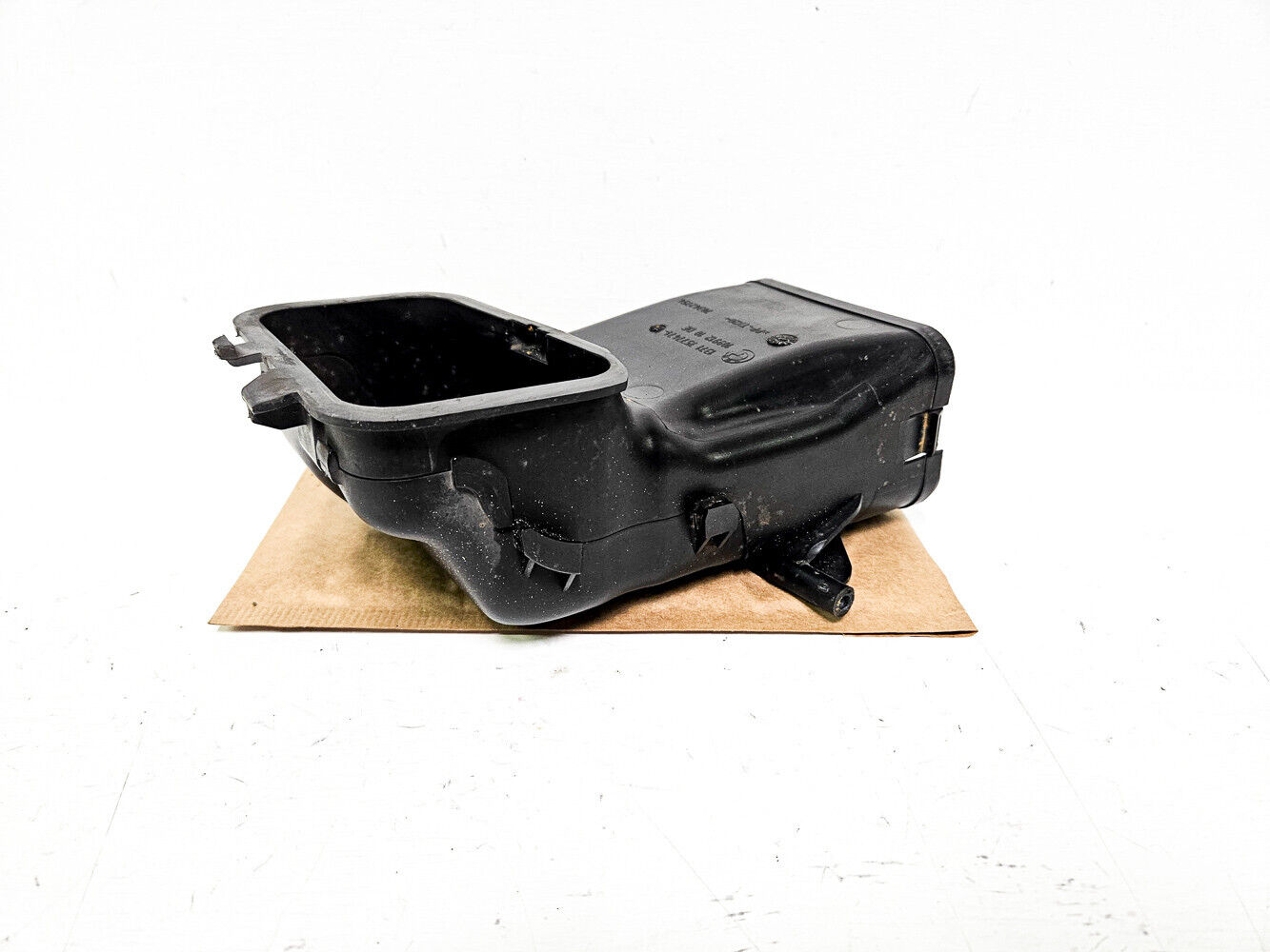 11-16 Bmw 550i F10 Front Left Lower Intake Duct 13-71-7-577-471 Oem