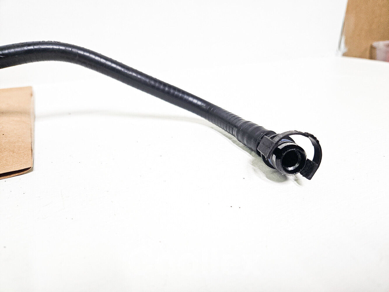 11-16 Bmw 550i F10 Fuel Tank Breather Line 135040 13-90-7-567-396 Oem Used