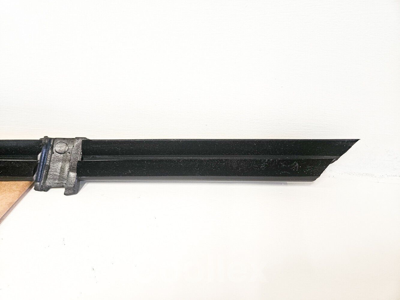 11-16 Bmw 550i F10 Inner Rear Left Window C Channel 51-35-7-182-289 Oem