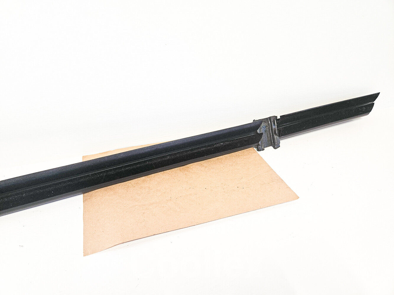 11-16 Bmw 550i F10 Inner Rear Left Window C Channel 51-35-7-182-289 Oem