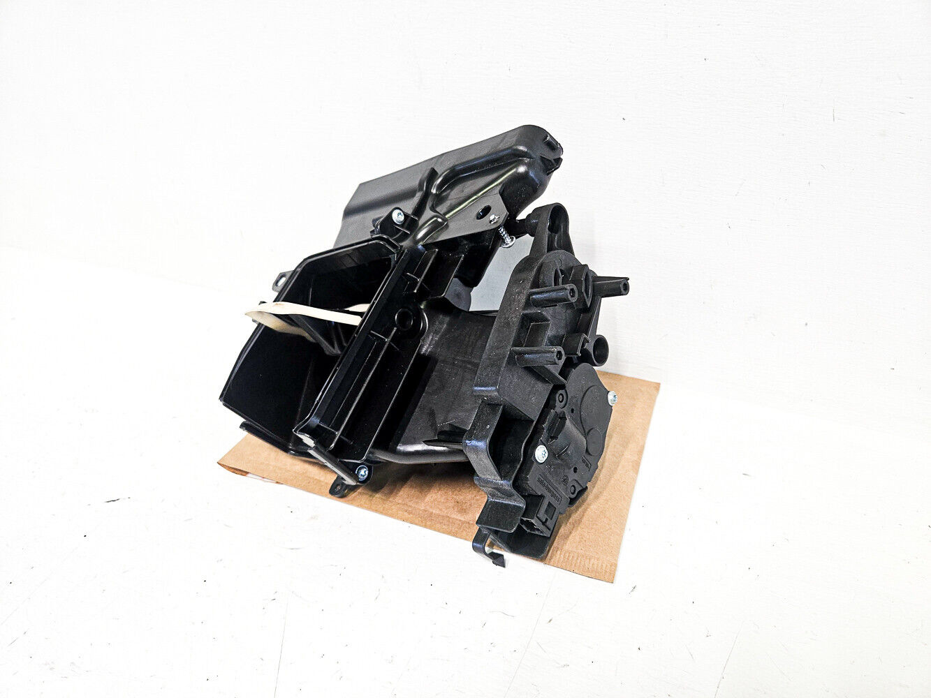 11-16 Bmw 550i F10 Right Lower Console Air Vent and Actuator 64-11-9-319-037 Oem