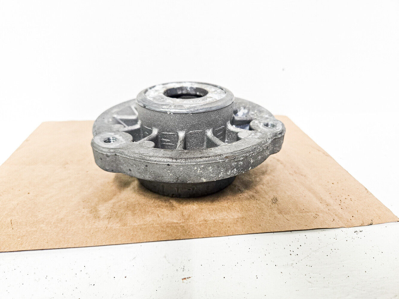 11-19 Bmw 550i F10 Awd Front Suspension Strut Mount 31-30-6-795-083 Oem