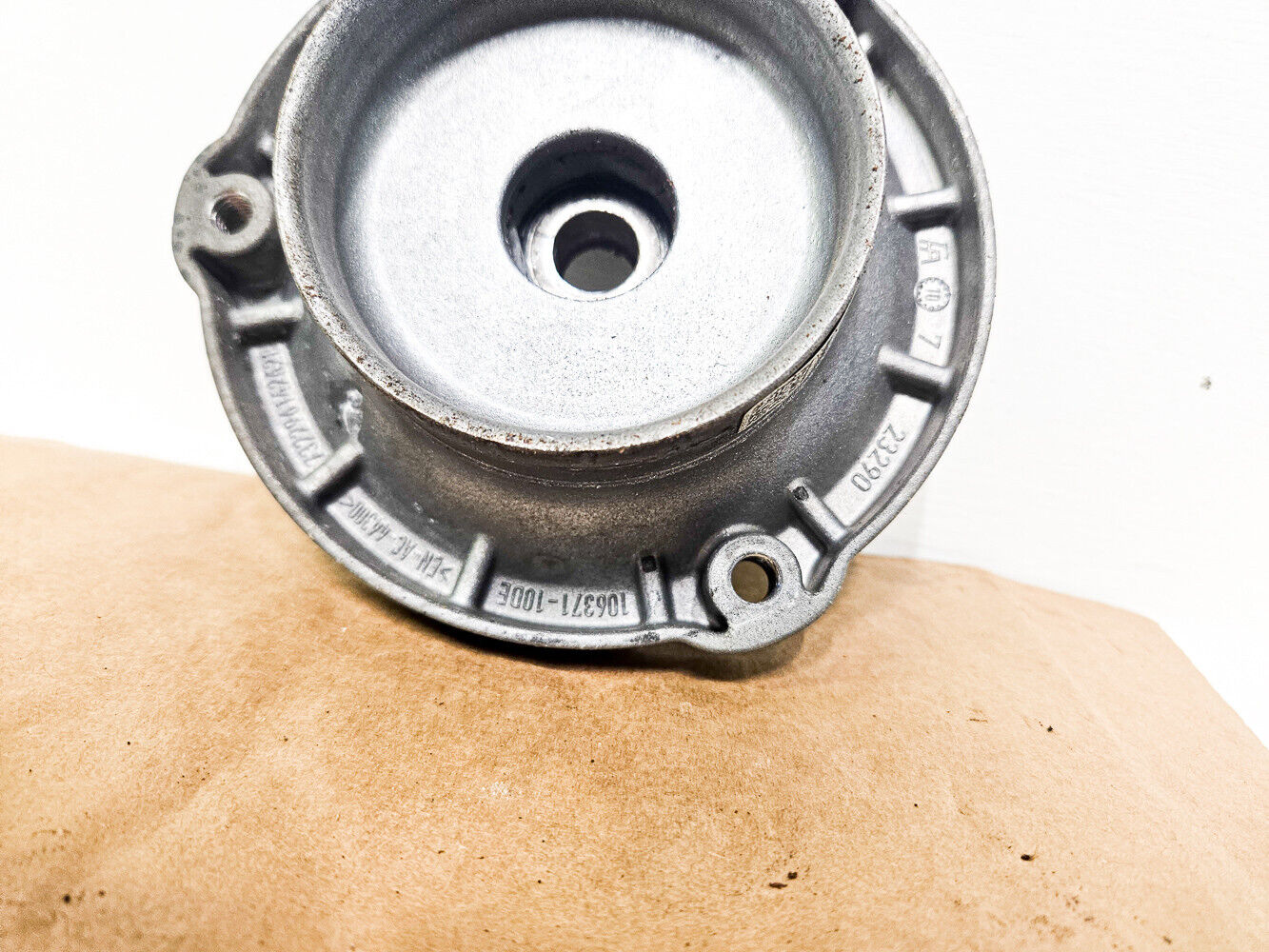 11-19 Bmw 550i F10 Awd Front Suspension Strut Mount 31-30-6-795-083 Oem