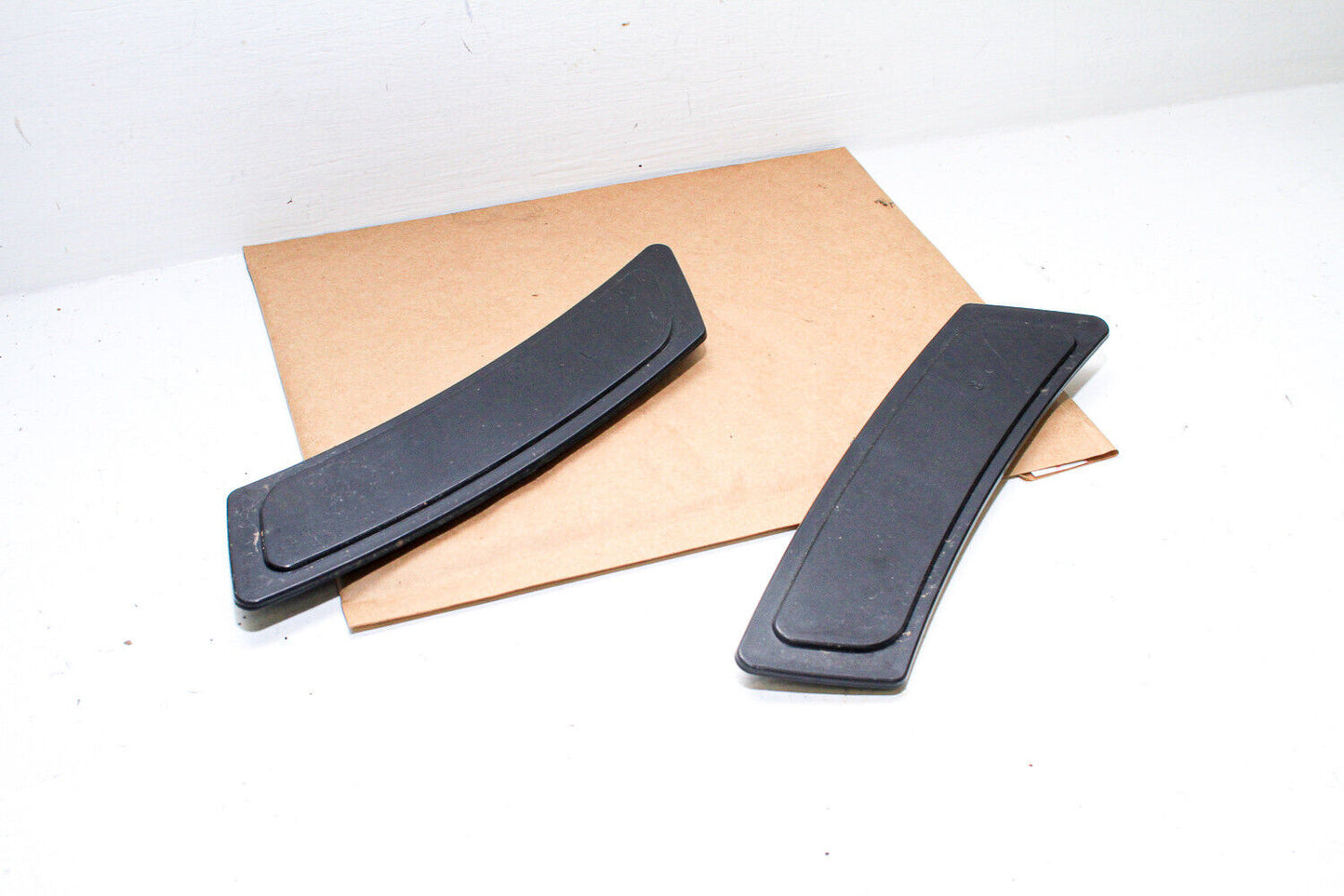 11-19 Bmw 550i F10 M Trim Front Bumper Side Refelectors Black 63-14-7-842-960 Oem Used