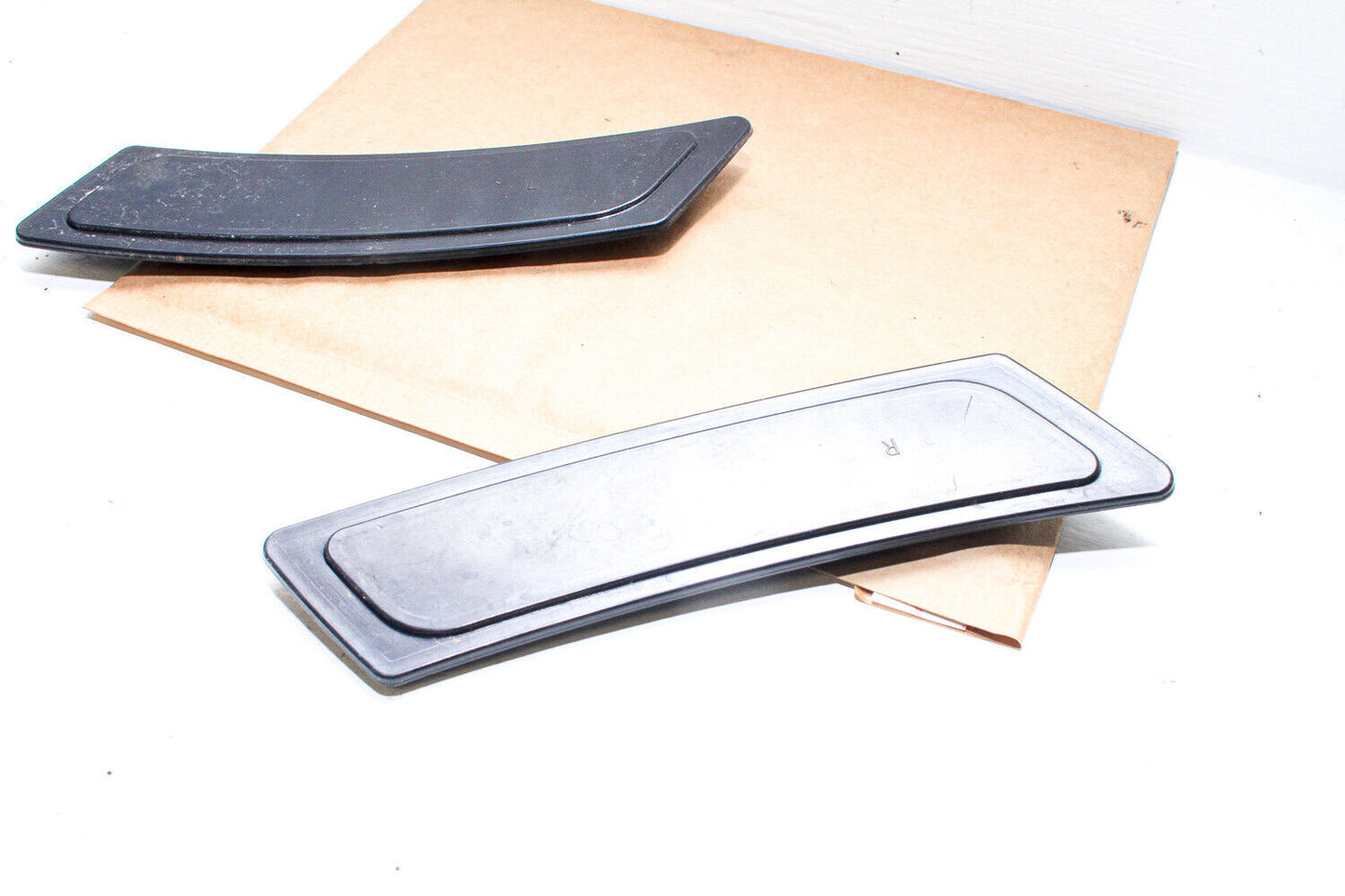 11-19 Bmw 550i F10 M Trim Front Bumper Side Refelectors Black 63-14-7-842-960 Oem Used