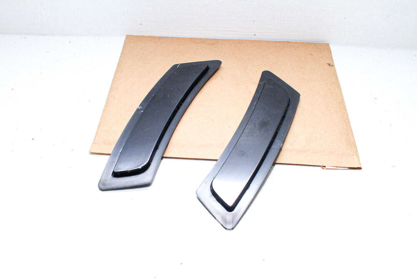 11-19 Bmw 550i F10 M Trim Front Bumper Side Refelectors Black 63-14-7-842-960 Oem Used