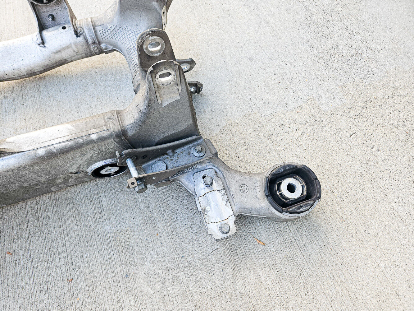 11-19 Bmw 550i F10 Rear Subframe 33-31-6-799-103 Oem Used