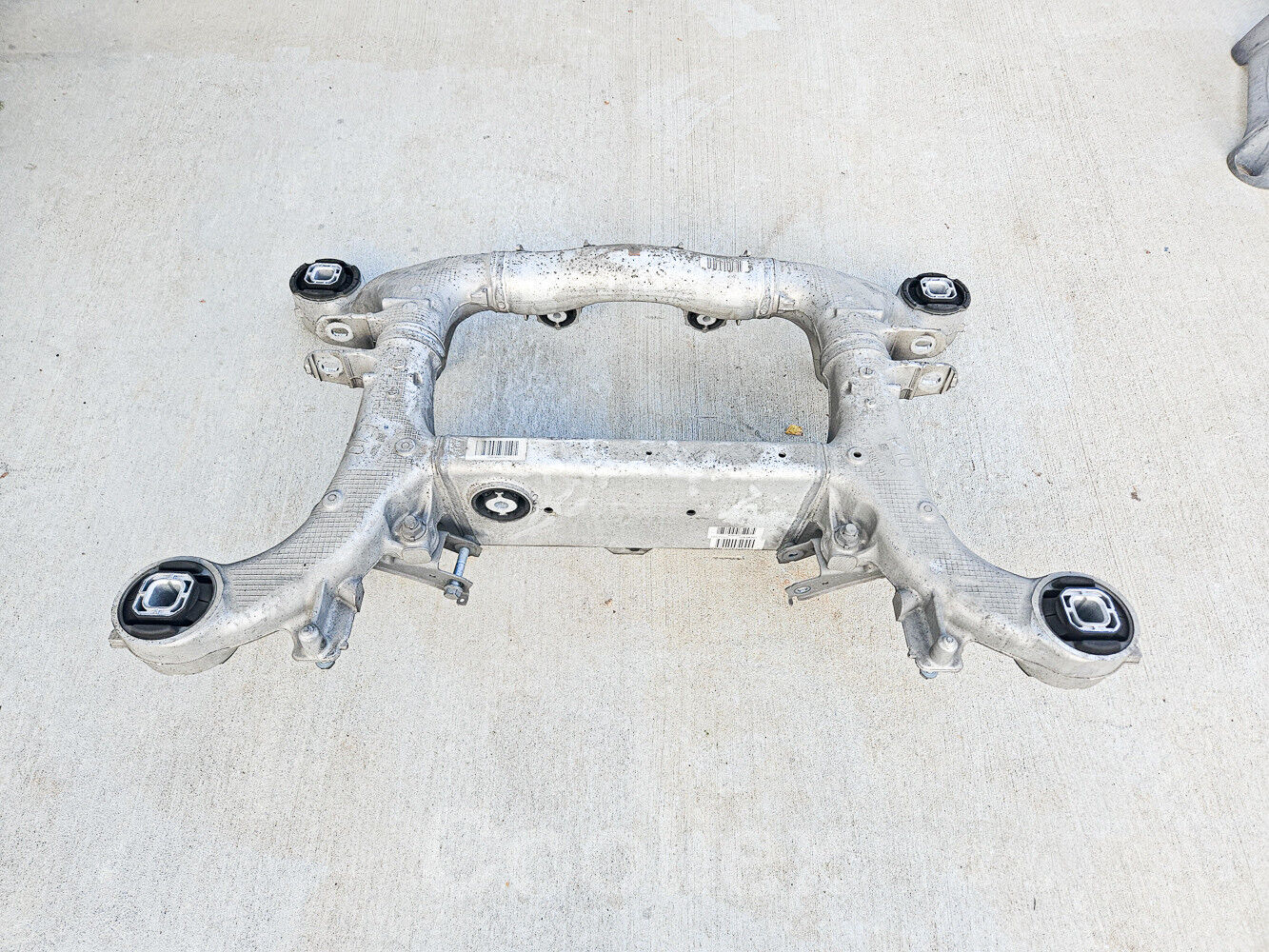 11-19 Bmw 550i F10 Rear Subframe 33-31-6-799-103 Oem Used