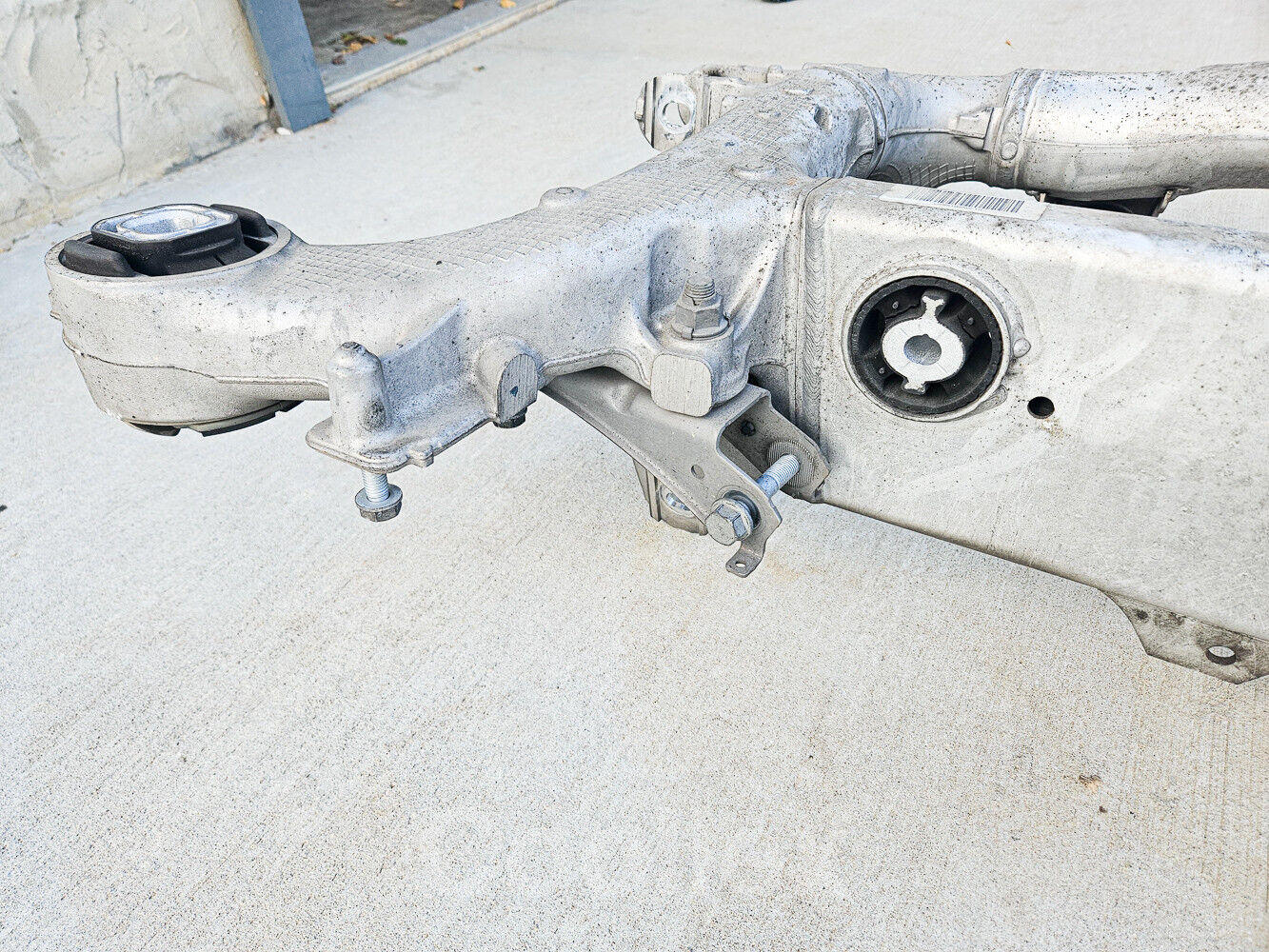 11-19 Bmw 550i F10 Rear Subframe 33-31-6-799-103 Oem Used