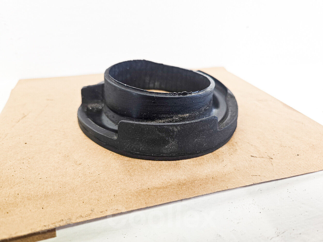 11-19 Bmw 550i F10 Rear Rh Lh Lower Springs Pad Insulator 33-53-6-856-172 Oem Used