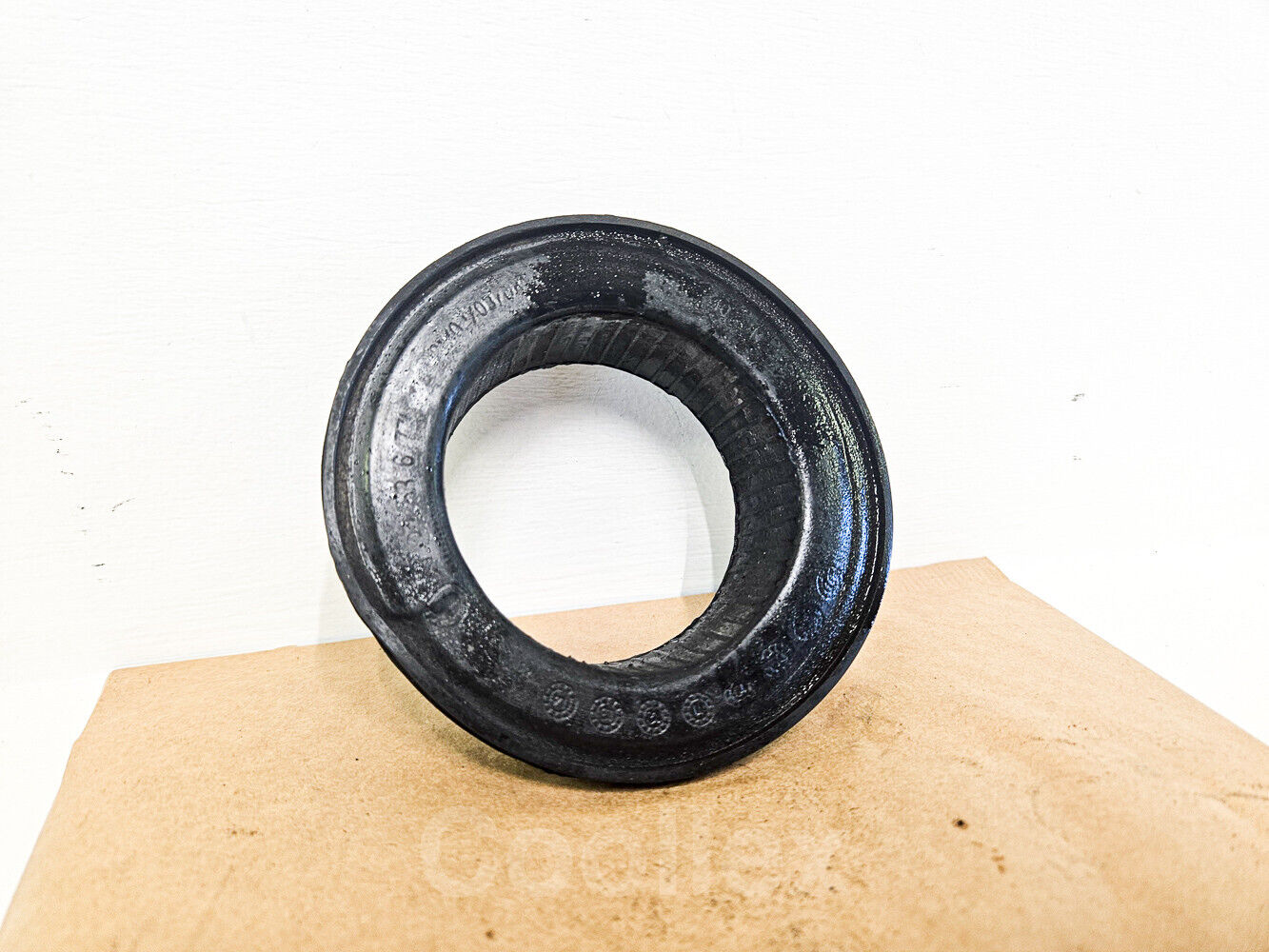11-19 Bmw 550i F10 Rear Rh Lh Lower Springs Pad Insulator 33-53-6-856-172 Oem Used