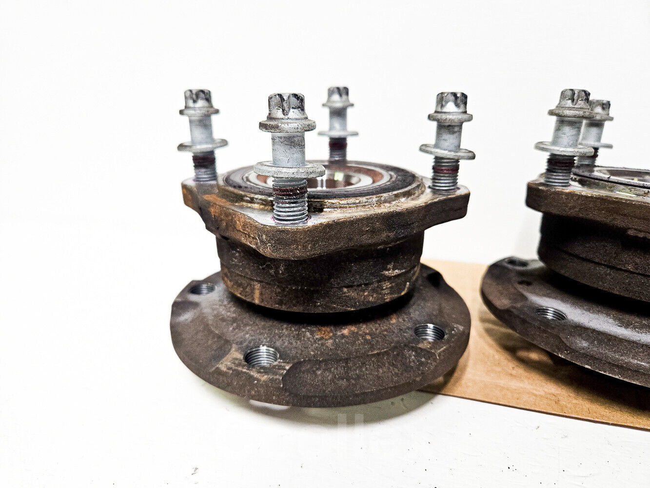 11-19 Bmw 550i F10 Rear Wheel Bearings w/Hubs 33-40-6-850-159 Oem Used