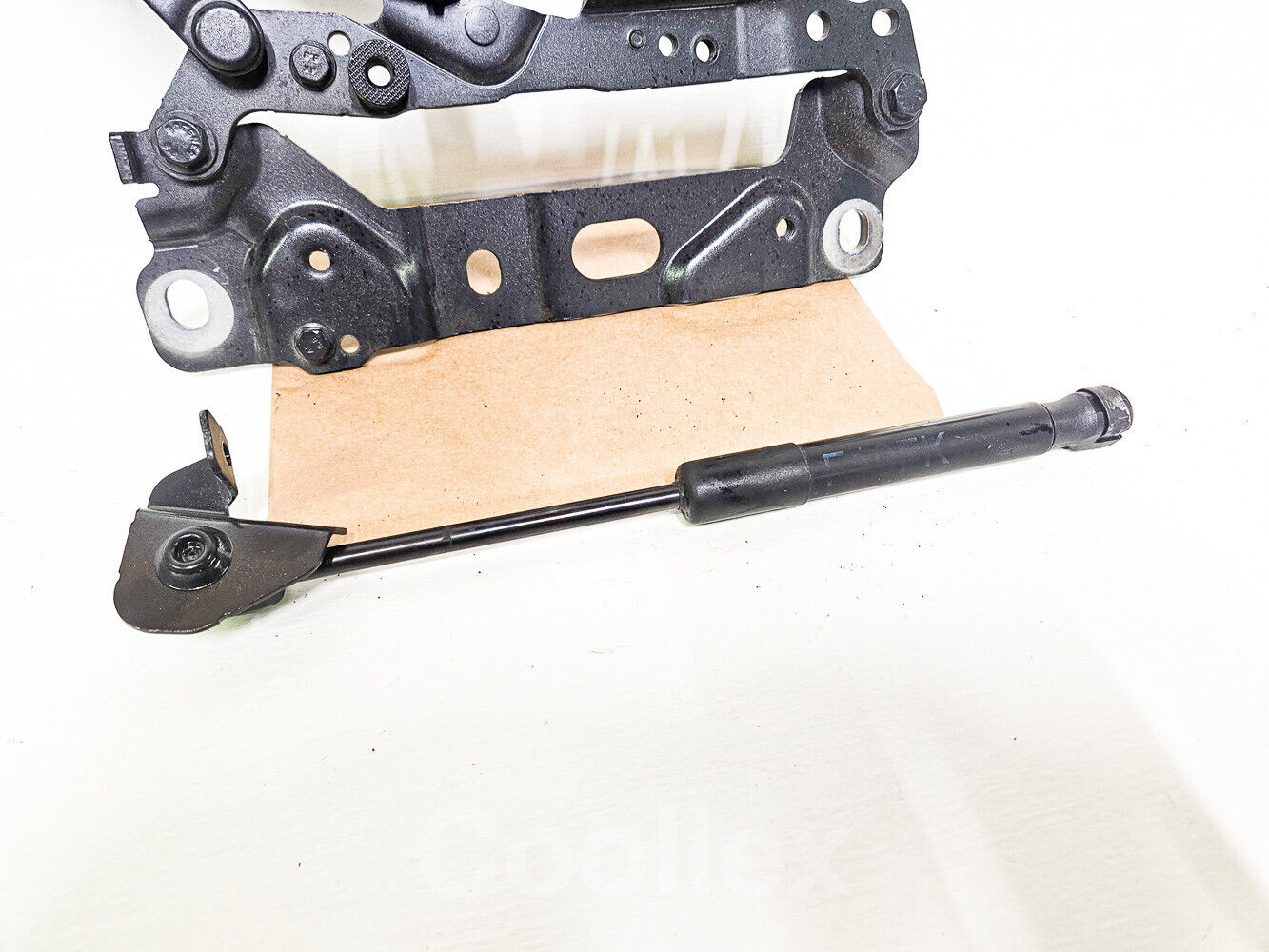 11-19 Bmw 550xi F10 Left Engine Hood Hinge 41-61-7-207-199 Oem Used
