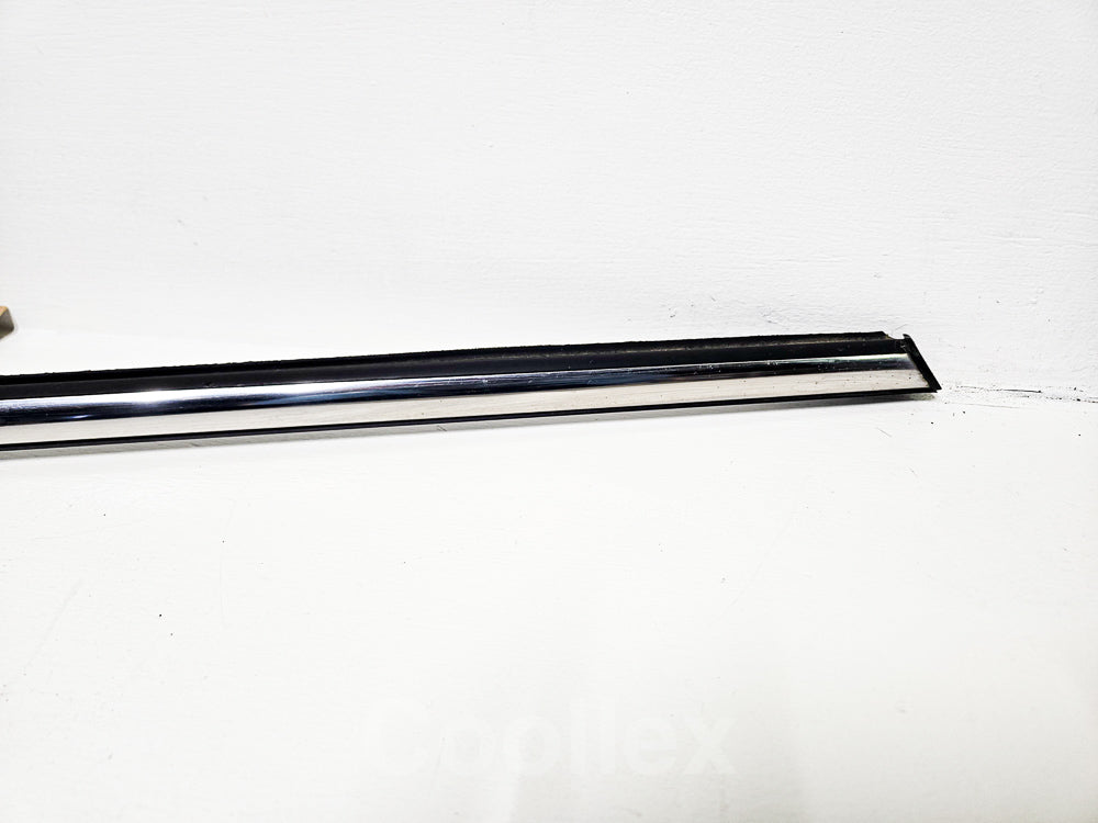 07-13 Mini Cooper Clubman Right Passenger Door Window Molding 51-33-7-146-092 Oem Used