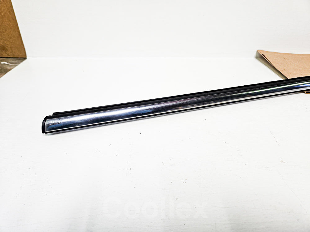 07-13 Mini Cooper Clubman Right Passenger Door Window Molding 51-33-7-146-092 Oem Used