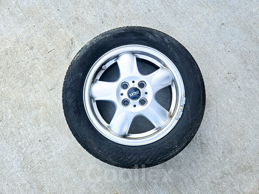 09-15 Mini Cooper Clubman 5 Spoke Wheel/Tire 175/65/15 36-11-6-777-960, 6768498-13 Oem Used