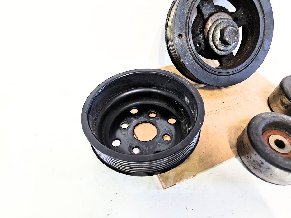 06-16 Lexus IS250 Awd Set Of Engine Pulleys Crank, Water Pump, Idler 13470-31022, 16173-31010 Oem Used