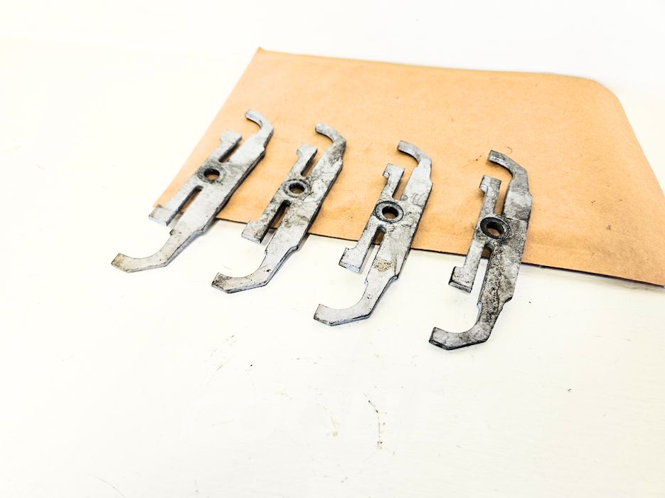 11-19 Bmw 550i F10 Injector Brackets x4 13-64-7-598-000 Oem Used