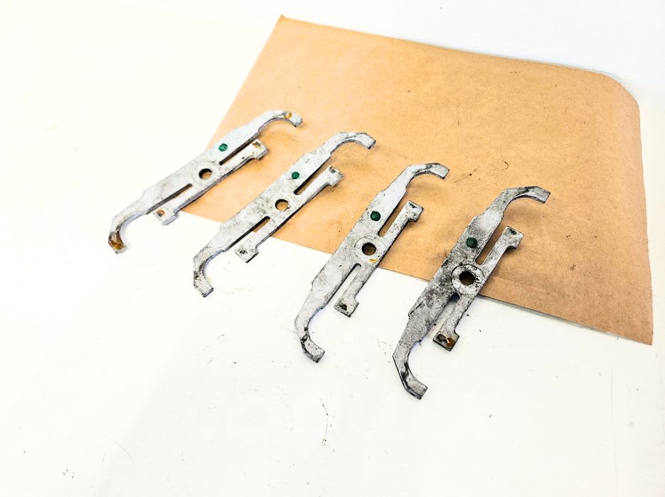 11-19 Bmw 550i F10 Injector Brackets x4 13-64-7-598-000 Oem Used