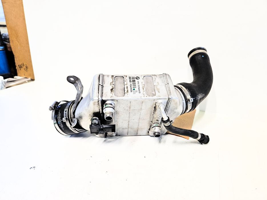 11-19 Bmw 550i F10 Right Inter Cooler 13-71-7-575-406 Oem Used