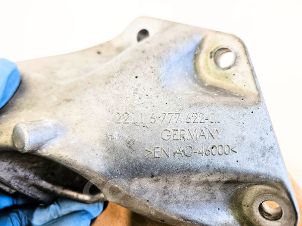 11-19 Bmw 550i F10 Right Engine Mount Bracket 22-11-6-777-622 Oem Used