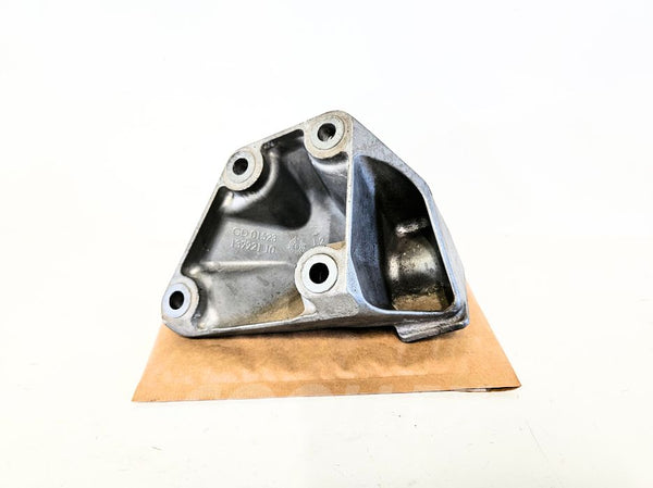 11-19 Bmw 550i F10 Right Engine Mount Bracket 22-11-6-777-622 Oem Used