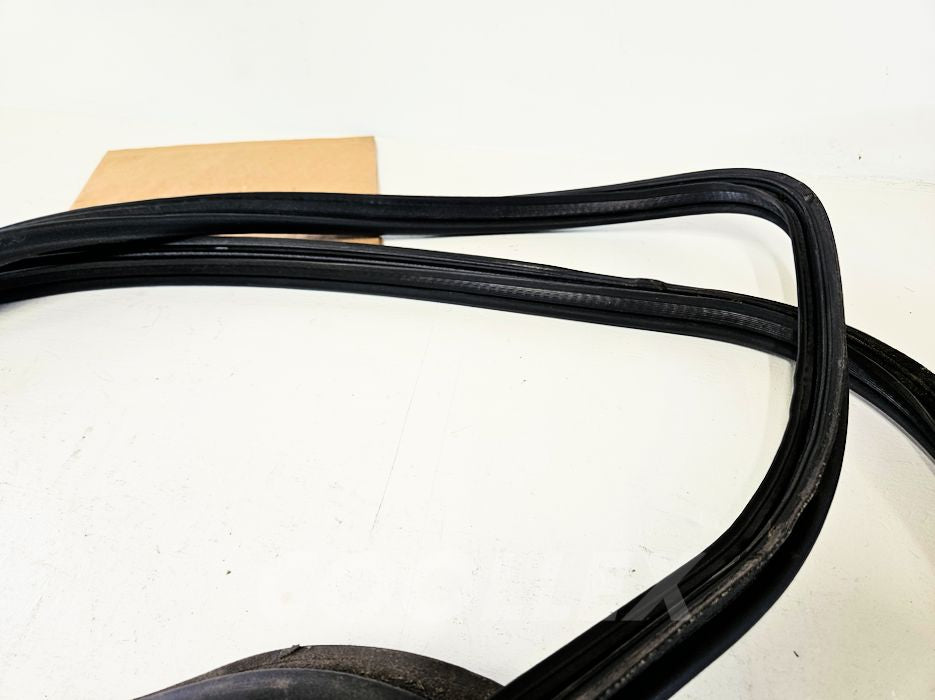 06-13 Lexus Is250 Is350 Trunk Weather-Strip Deck Lid Seal 64461-53020 Oem Used