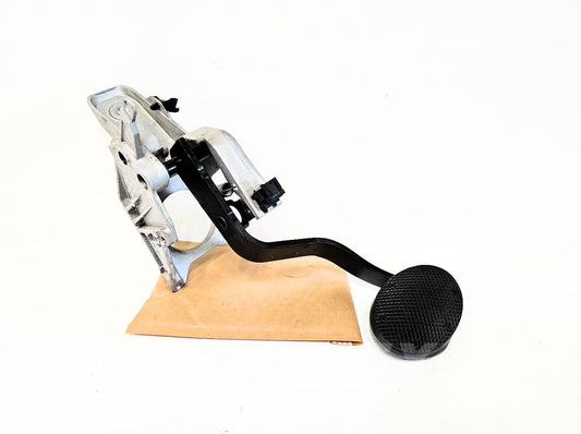 07-14 Mini Cooper Clubman Brake Pedal Assy 35-10-6-795-833 Oem Used