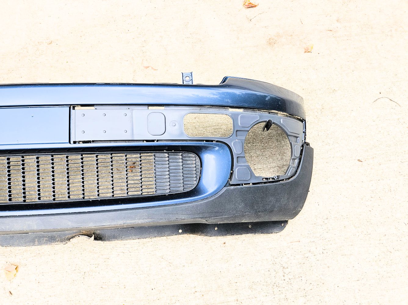 07-11 Mini Cooper Clubman Front Bumper Blue 51-11-7-199-856 Oem Used