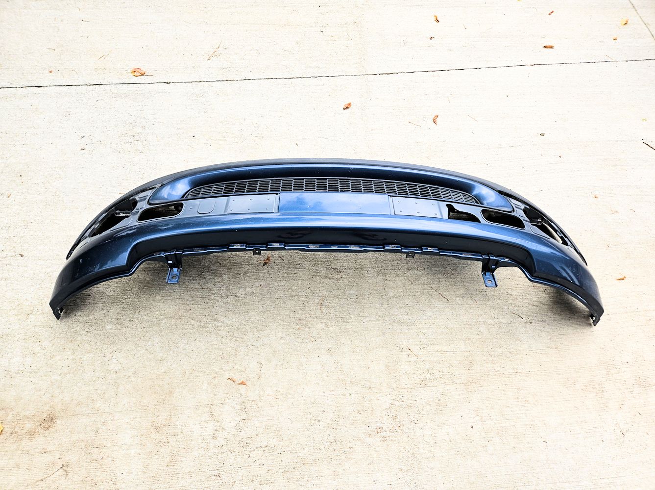 07-11 Mini Cooper Clubman Front Bumper Blue 51-11-7-199-856 Oem Used