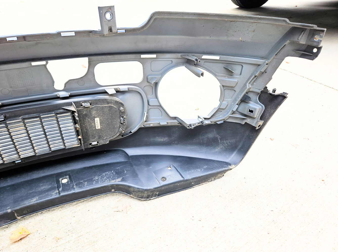 07-11 Mini Cooper Clubman Front Bumper Blue 51-11-7-199-856 Oem Used