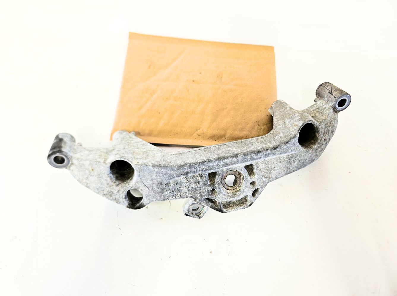 07-15 Mini Cooper Clubman Right Engine Mount Bracket 22-11-6-772-032 Oem Used