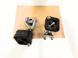11-19 Bmw 550i F10 Muffler Rear Brackets 18-20-7-578-229, 18-20-7-578-230 Oem Used