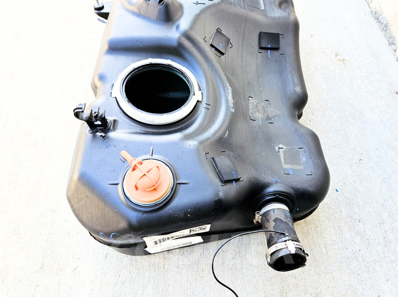 Fuel Tank for 07-14 Mini Cooper Clubman 16-11-2-752-299 Oem Used