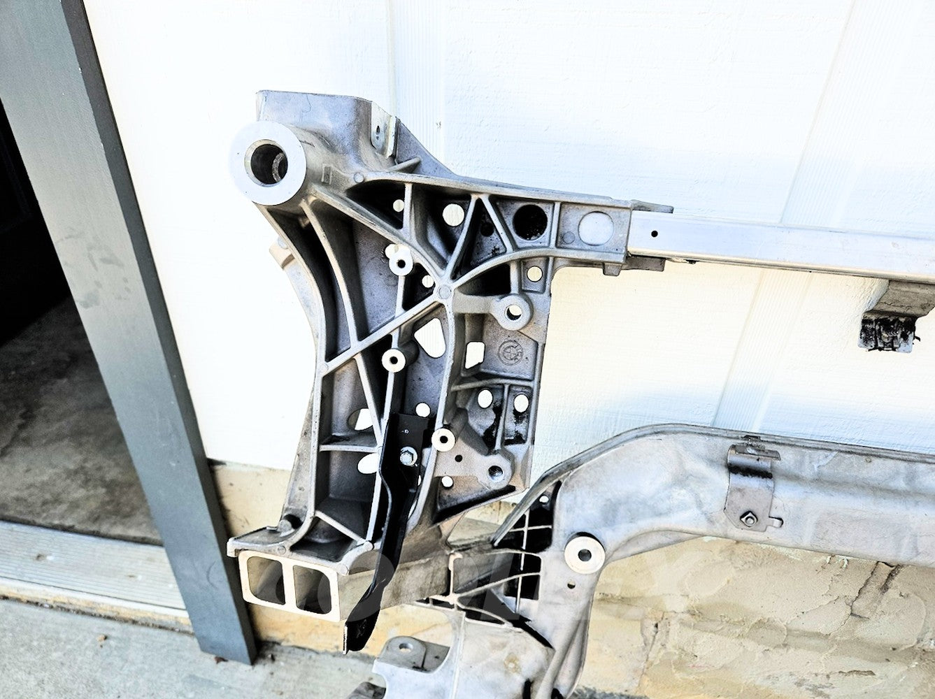 11-19 Bmw 550i Awd F10 Engine Cradle Front Axle Support 31-11-6-799-321 Oem Used