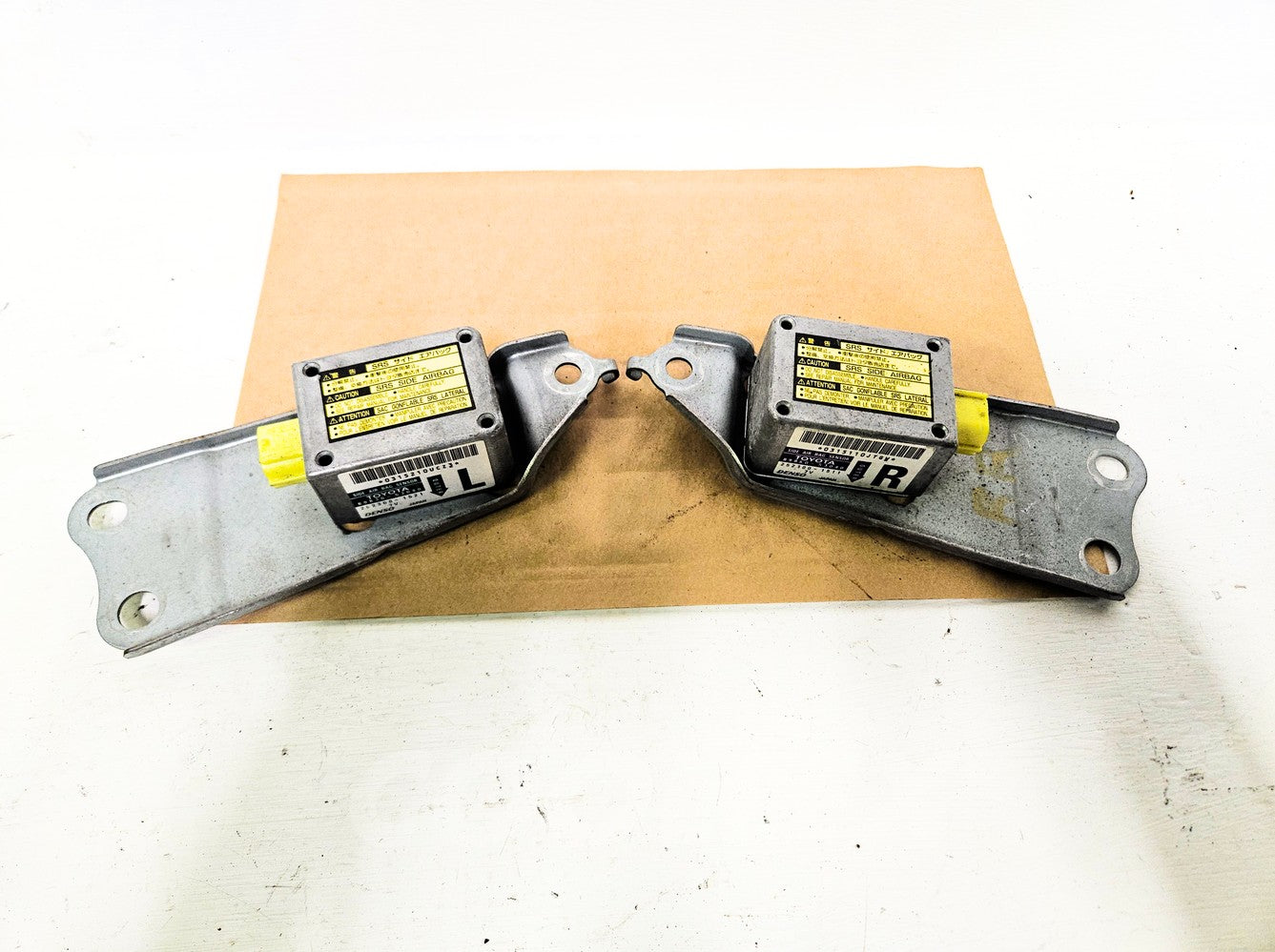 02-05 Lexus Is300 Front Lh. Rh Side Impact Sensors 89860-53040, 89830-53040 Oem Used