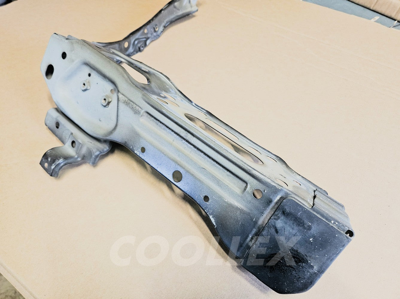 06-13 Lexus Radiator Support Rh Side 53202-53906 Oem Used