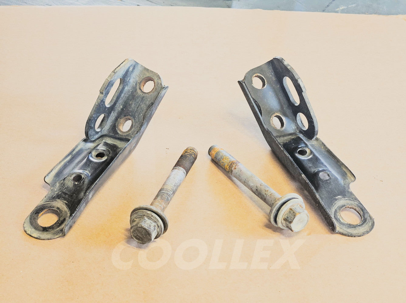 06-13 Lexus Is250 Awd Strut Brackets Reinforcement 57306-30020 57305-30020 Oem Used