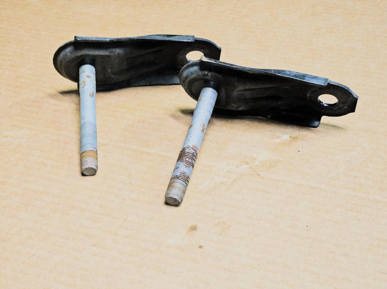 06-13 Lexus Is250 Steering Rack Mount Plates For 44200-53130 90105-14163 Oem Used
