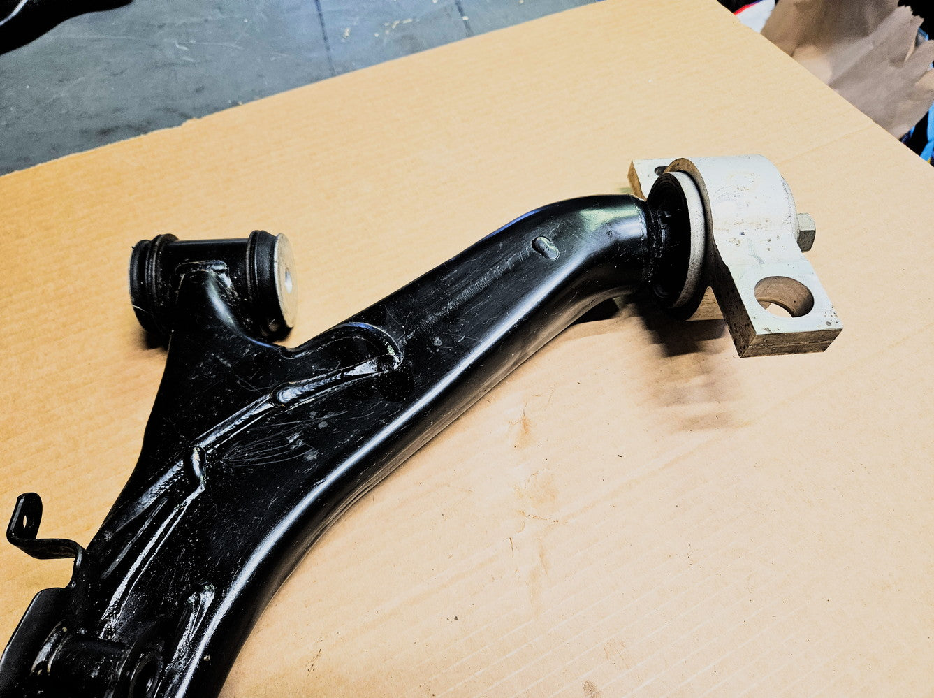 2006-2013 Front Lh Lower Control Arm 48640-30290 Oem Used